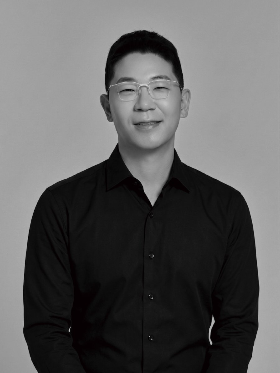 Dr. Wonuk Hwang
