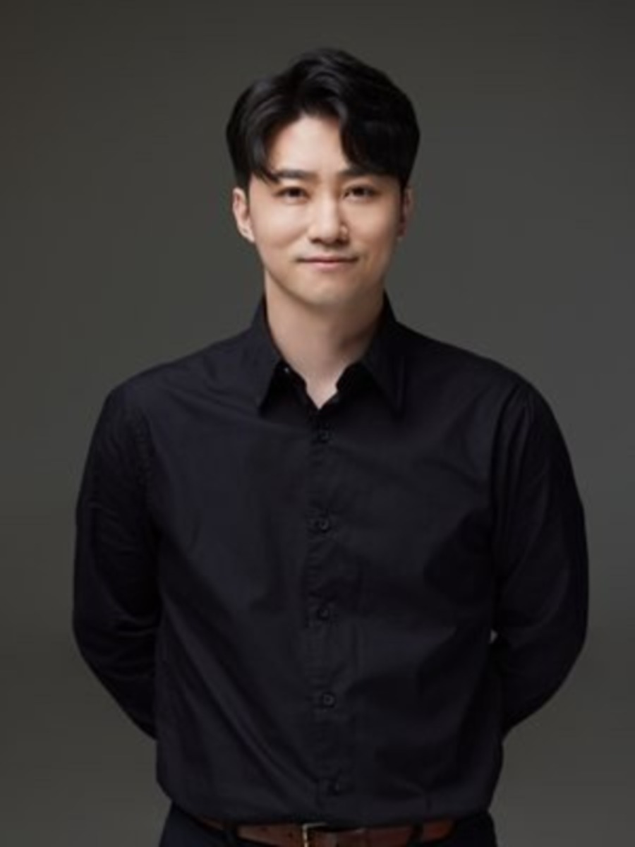 WOONGJIN KOH, M.D. — portrait